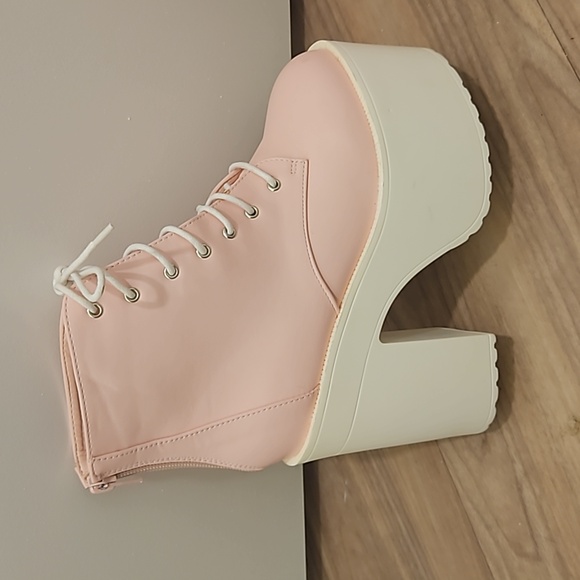 Pastel pink and white platform heels - Picture 2 of 4